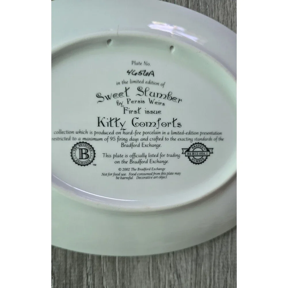 2002 Bradford Exchange Kitty Comforts Sweet Slumber Oval Cat Collector Plate